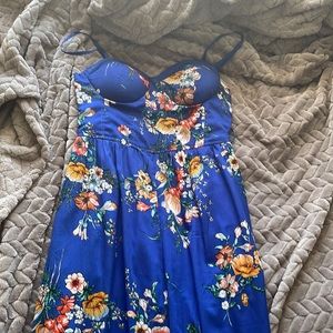 Cute blue floral jumpsuit with pockets